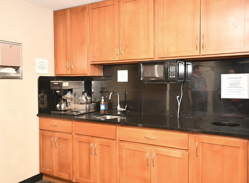 More Photos Of 23152 Verdugo Dr, Laguna Hills Office For Sale