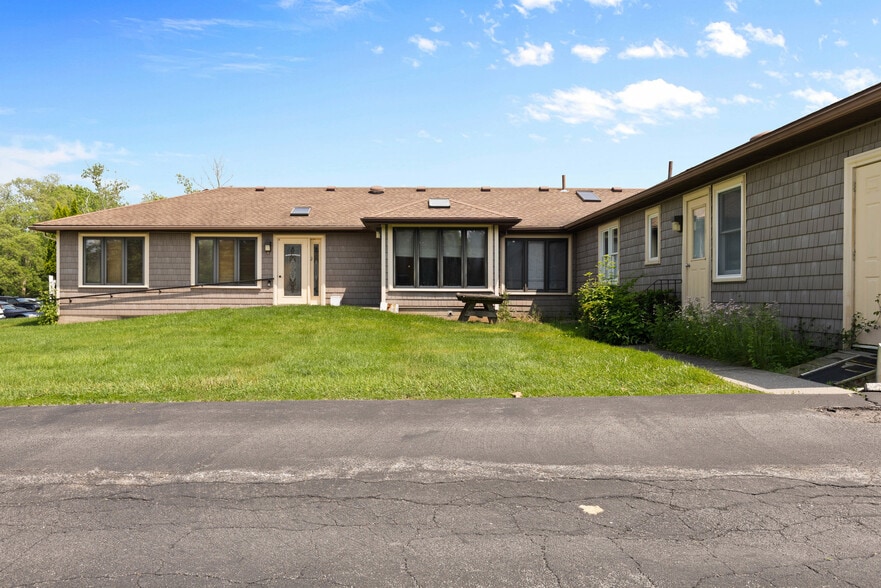More Photos Of 2640 Ridgeway Ave, Rochester Medical For Lease