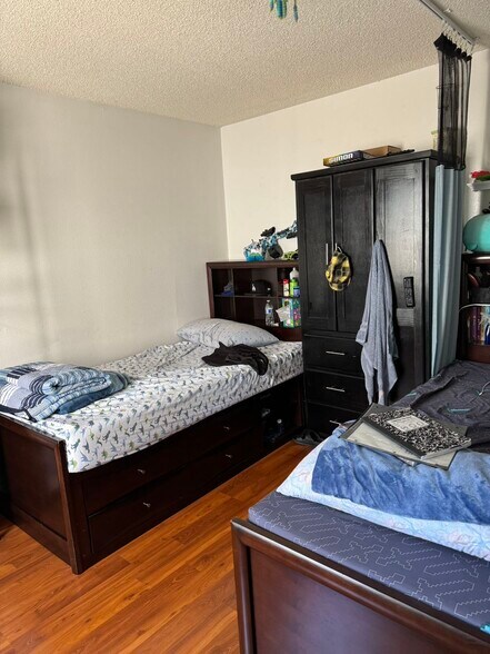 More Photos Of 5335 Huntington Dr N, Los Angeles Apartments For Sale