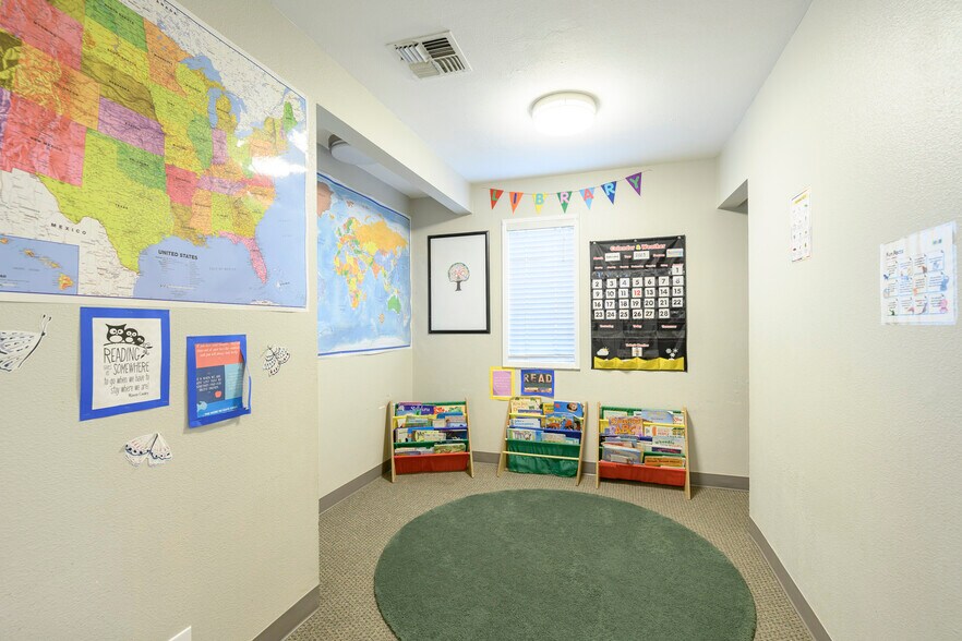 More Photos Of 504 Villa Rd, Newberg Medical For Sale