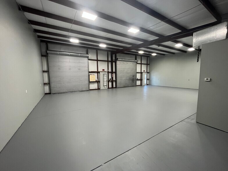 More Photos Of 22108 Hwy 71 W, Spicewood Light Manufacturing For Lease