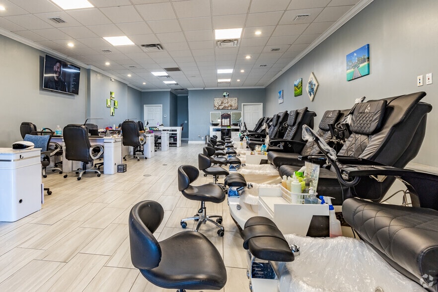 More Photos Of 2611 SW 19th Avenue Rd, Ocala Storefront For Lease