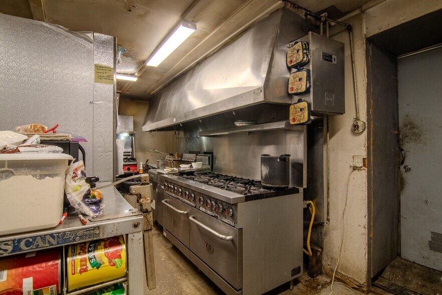 More Photos Of 18400 E B Hwy, Sheldon Flex For Sale