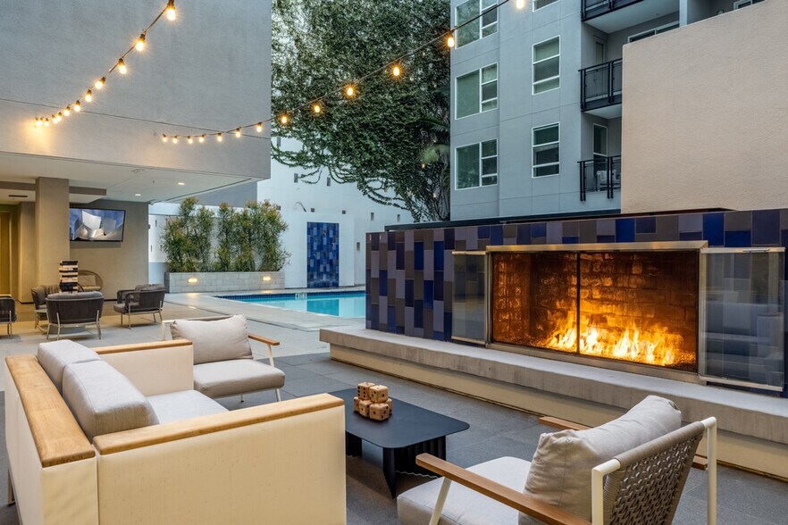 More Photos Of 1111 Wilshire Blvd, Los Angeles Apartments For Lease