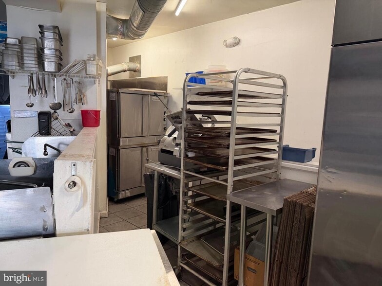 More Photos Of 2101 Reed St, Philadelphia Freestanding For Sale