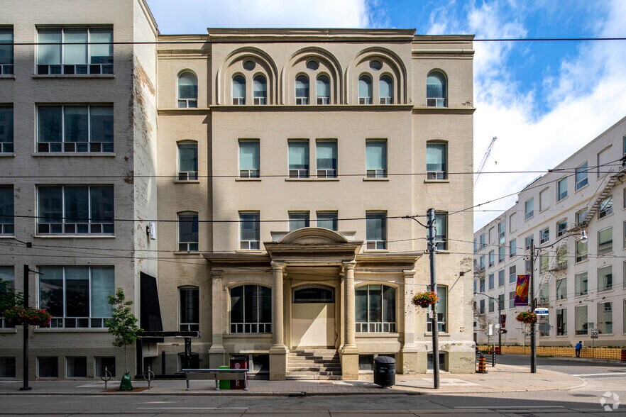 More Photos Of 276 King St W, Toronto Office Residential For Lease