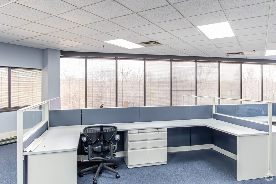 More Photos Of 399 Campus Dr, Somerset Office For Lease