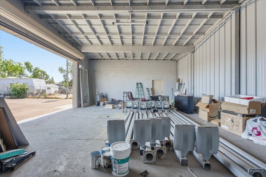 More Photos Of 4554 Auburn Blvd, Sacramento Auto Dealership For Sale