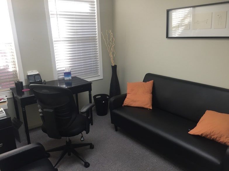 More Photos Of 8607-8609 2nd Ave, Silver Spring Medical For Sale