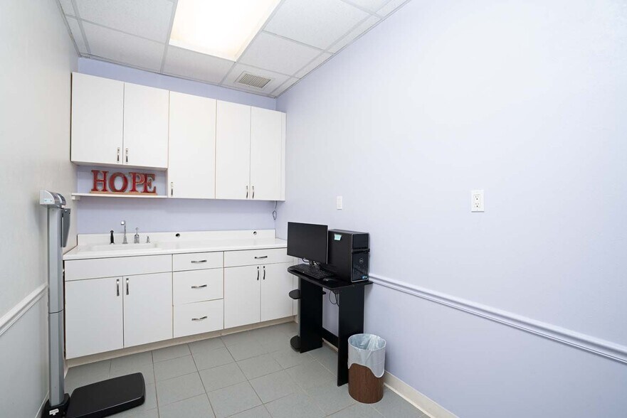 More Photos Of 184-188 E 70th St, New York Apartments For Sale