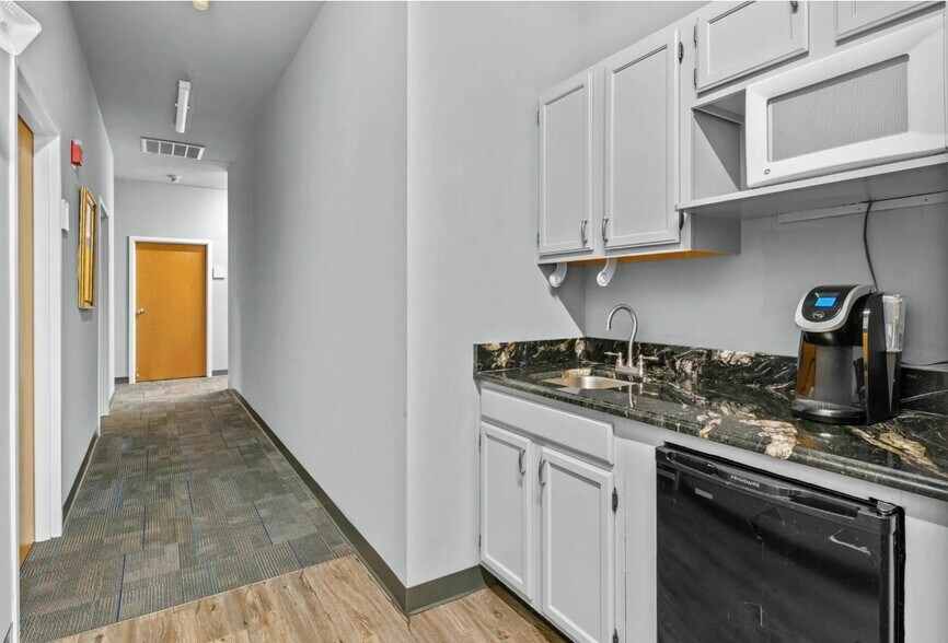 More Photos Of 47332 Thomas Rowe Ln, Lexington Park Office For Lease