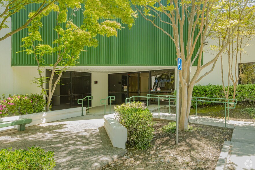 More Photos Of 107 Woodmere Rd, Folsom Research And Development For Lease