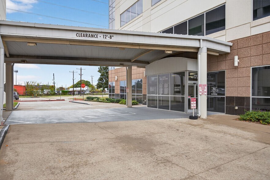 More Photos Of 5420 West Loop S, Bellaire Medical For Lease