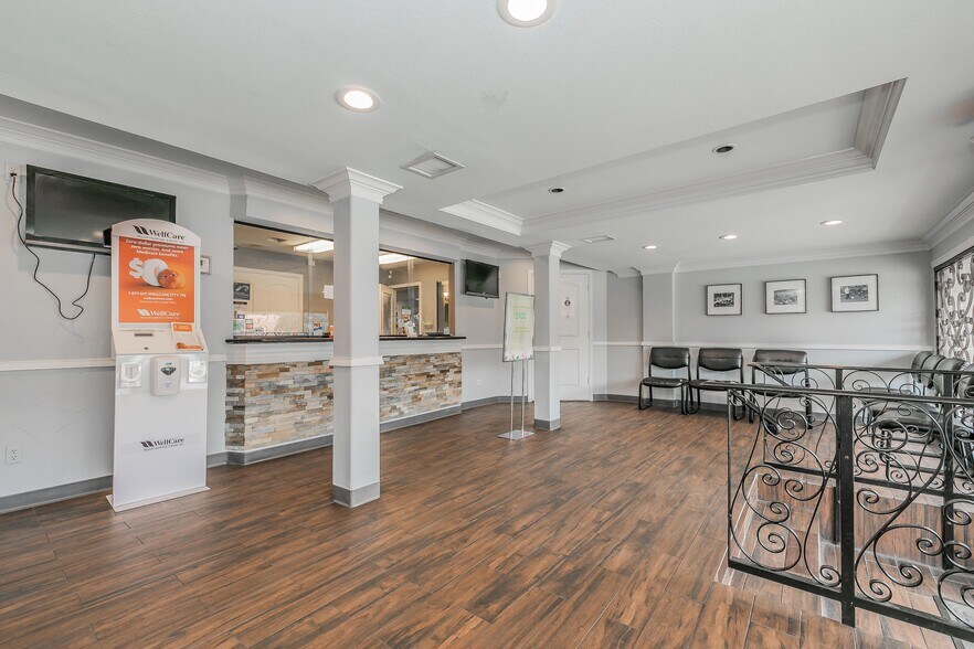 More Photos Of 2823 Kendale Dr, Dallas Medical For Sale