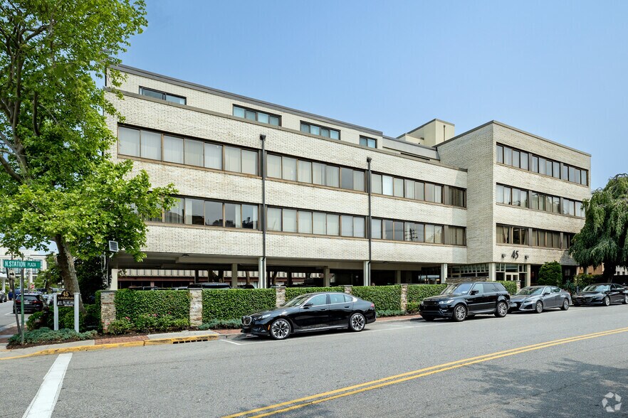 Primary Photo Of 45 N Station Plz, Great Neck Medical For Lease