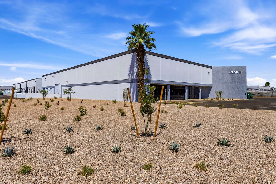 More Photos Of 2246 S Central Ave, Phoenix Distribution For Lease