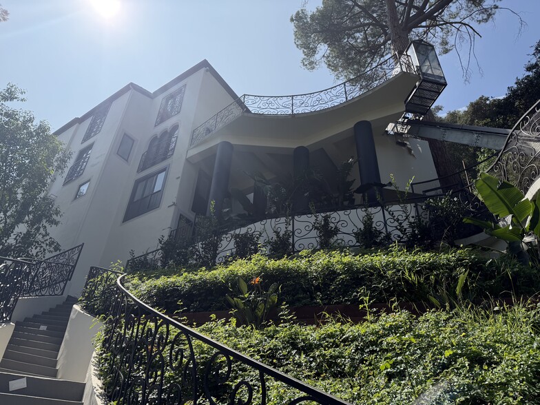 More Photos Of 1301 N Beverly Dr, Beverly Hills Specialty For Sale