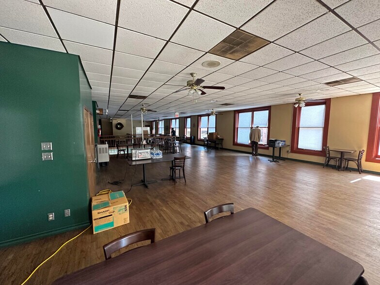 More Photos Of 101 W Commerce St, San Antonio Restaurant For Sale