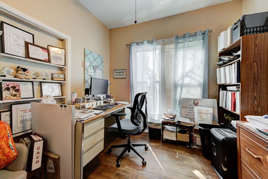 More Photos Of , El Reno Office For Sale