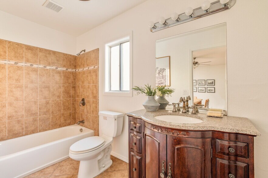 More Photos Of 121 N Avenue 59, Los Angeles Office Residential For Sale
