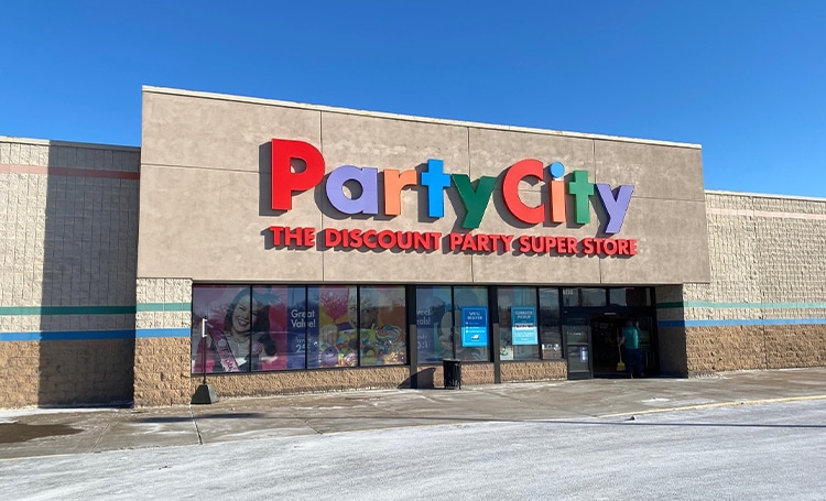 Primary Photo Of 5236 Elmore Ave, Davenport Unknown For Lease