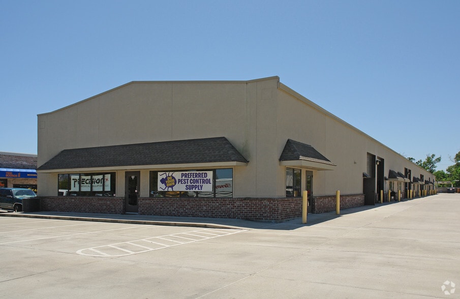 More Photos Of 11114 Cedar Park Ave, Baton Rouge Light Distribution For Lease