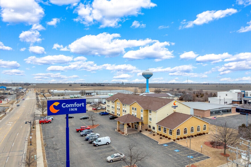 More Photos Of 120 W Stevenson Rd, Ottawa Hotel For Sale