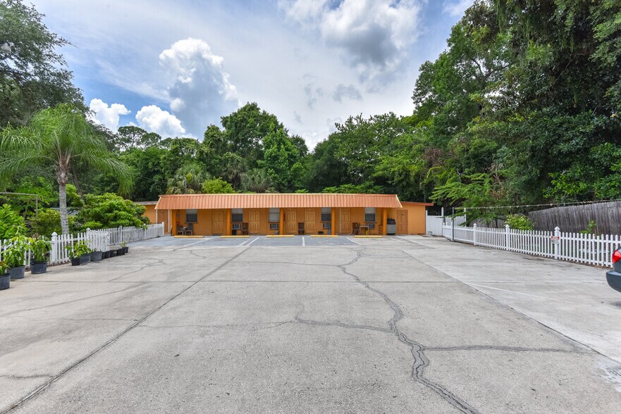 More Photos Of 1020 S Ridgewood Ave, Daytona Beach Hotel For Sale