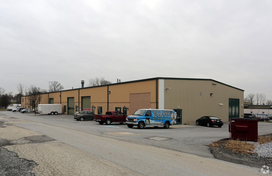 More Photos Of 840 Lincoln Ave, West Chester Light Manufacturing For Lease