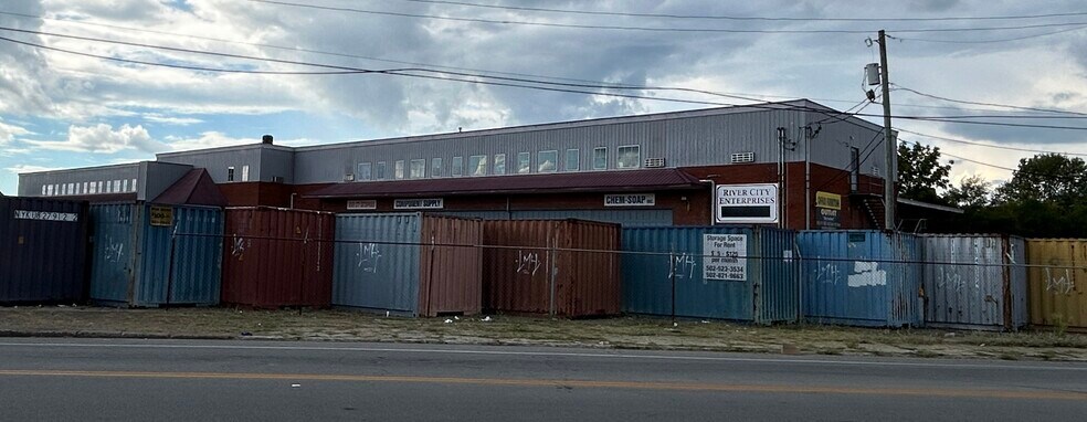 More Photos Of 1402 S 15th St, Louisville Light Distribution For Sale