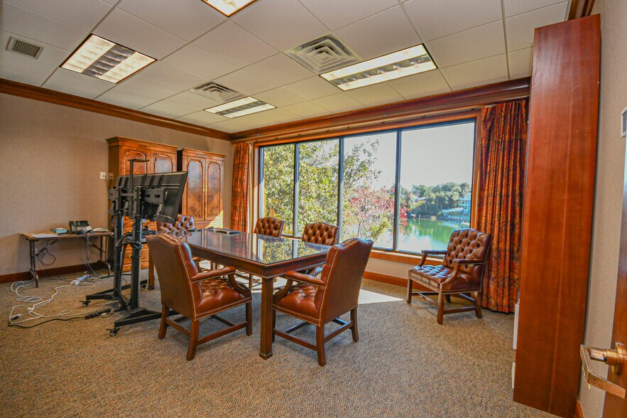 More Photos Of 220 Mckenzie Ave, Panama City Office For Sale