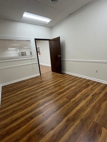 More Photos Of 6401 Carmel Rd, Charlotte Office For Lease
