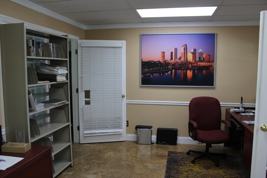 More Photos Of 1505 Lakeview Rd, Clearwater Office For Lease