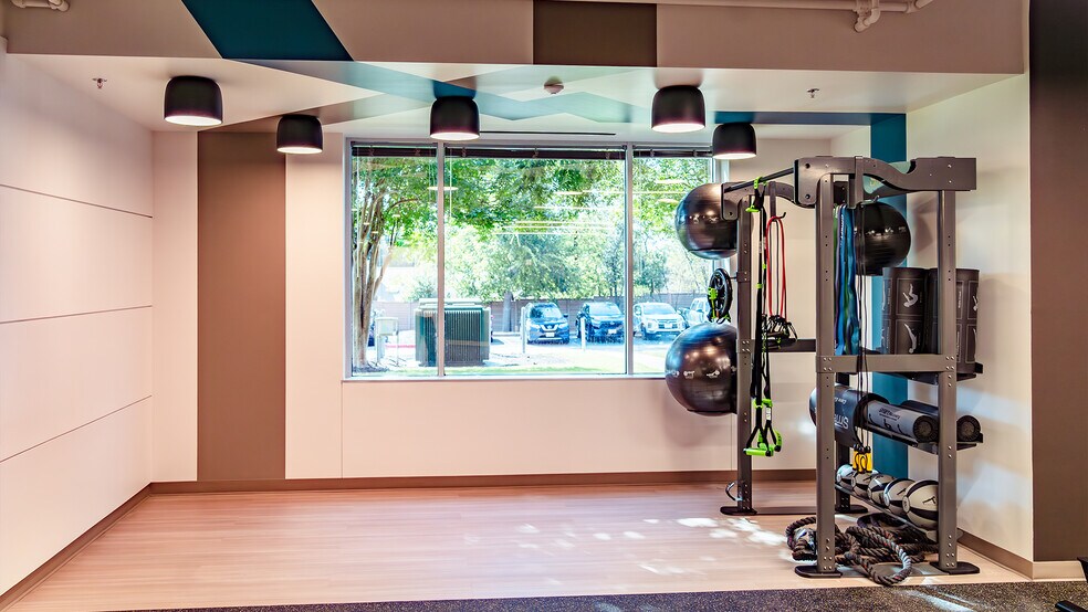 More Photos Of 9601 Amberglen Blvd, Austin Office For Lease