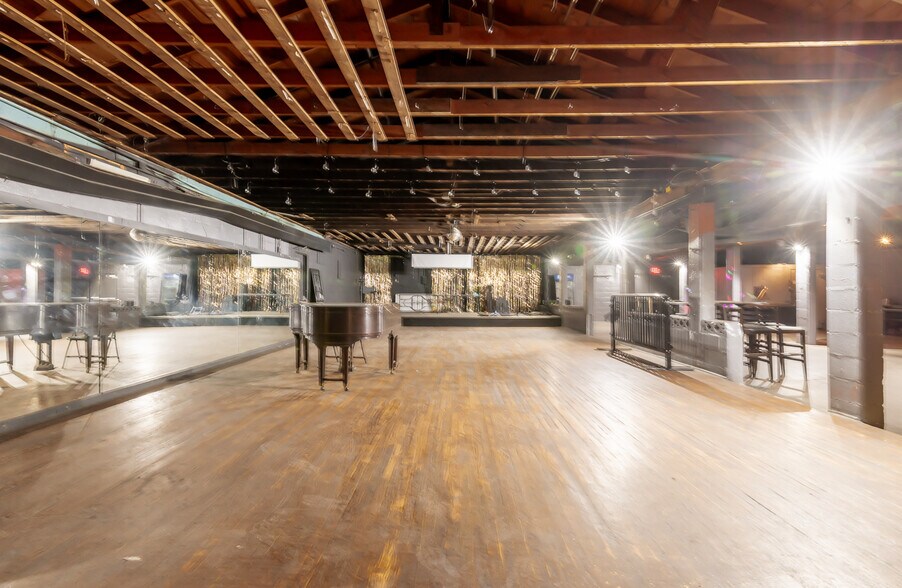 More Photos Of 1032 Story Ave, Louisville Bar For Lease