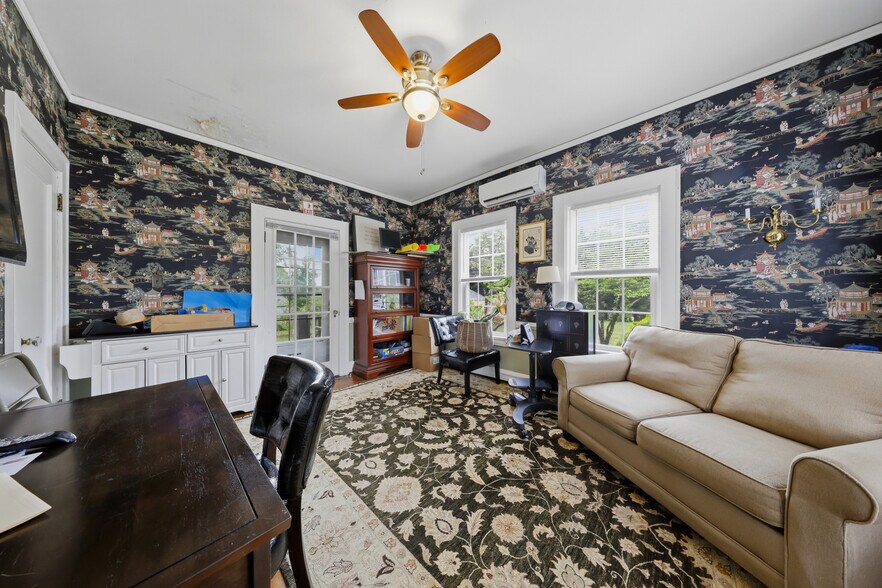 More Photos Of 18697 Forest Rd, Lynchburg Office For Sale