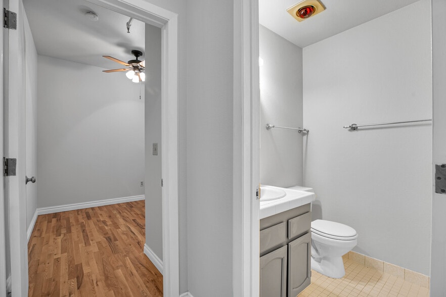 More Photos Of 1215 NW 21st Ave, Portland Apartments For Sale