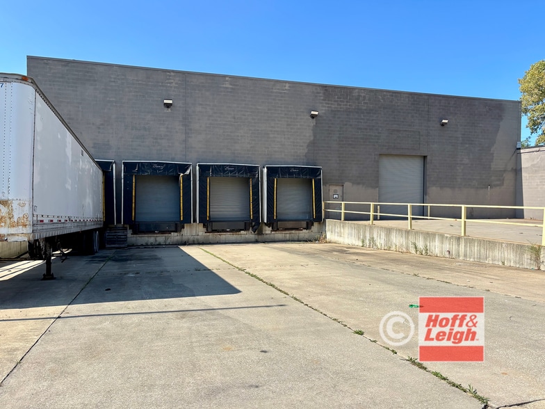 More Photos Of 3340 W 137th St, Cleveland Manufacturing For Lease