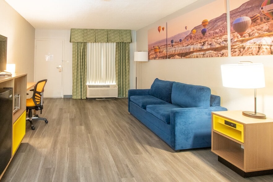 More Photos Of 5101 Ellison St NE, Albuquerque Hotel For Sale