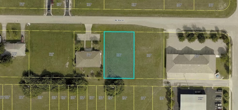 Primary Photo Of 924 NE 8th Pl, Cape Coral Land For Sale
