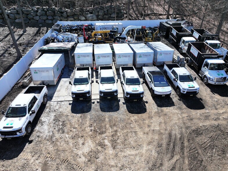 More Photos Of 90 Ramapo Valley Rd, Oakland Freestanding For Lease