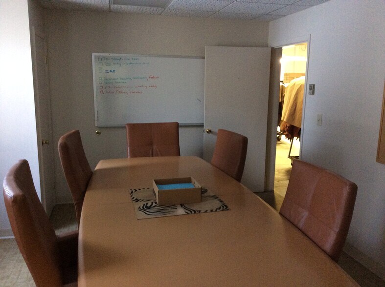 More Photos Of 80 Pickett District Rd, New Milford Manufacturing For Lease