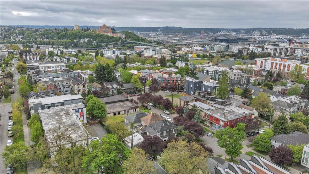 More Photos Of 172 16th Ave, Seattle Multifamily For Sale