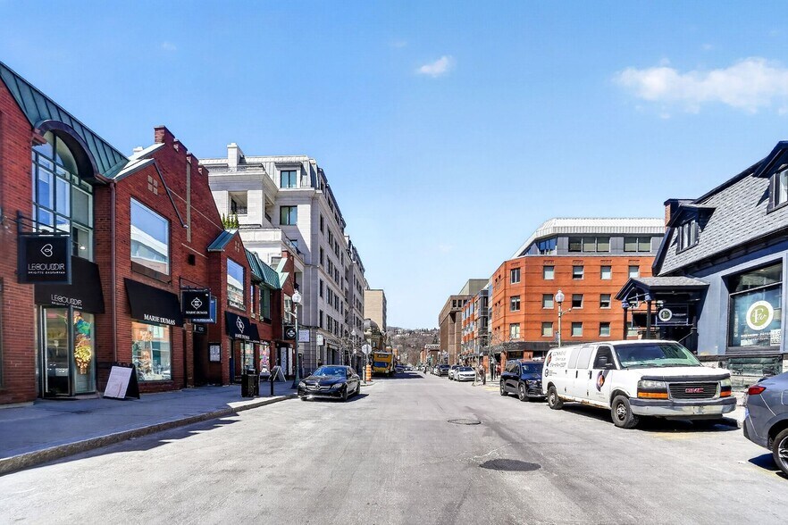 More Photos Of 1231-1233 Av Greene, Westmount Freestanding For Sale
