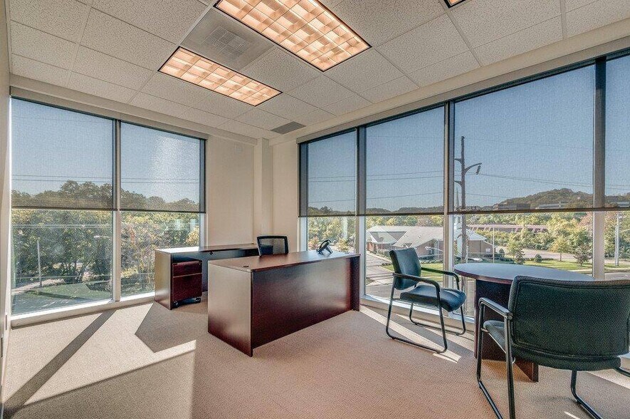 More Photos Of 4235 Hillsboro Pike, Nashville Office For Sale