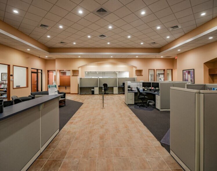 More Photos Of 717 E Venice Ave, Venice Bank For Sale