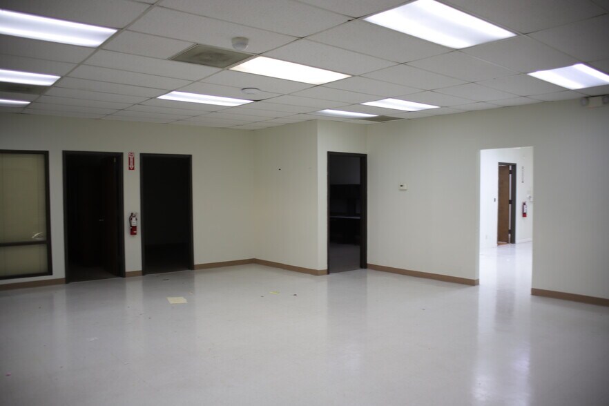 More Photos Of 3350 Scott Blvd, Santa Clara Warehouse For Lease