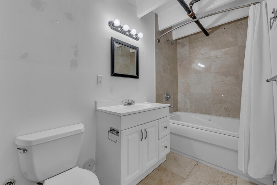 More Photos Of 1130 N Flagler Dr, Fort Lauderdale Warehouse For Lease