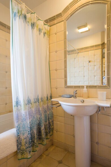 More Photos Of 75 Fremont Dr, Sonoma Storefront Retail Residential For Sale