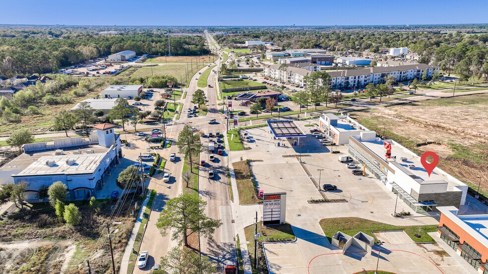 More Photos Of 650 W Rankin Rd, Houston Freestanding For Lease